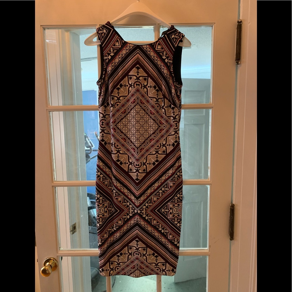 Beautiful White House Black Market Dress worn once for sports banquet size xs